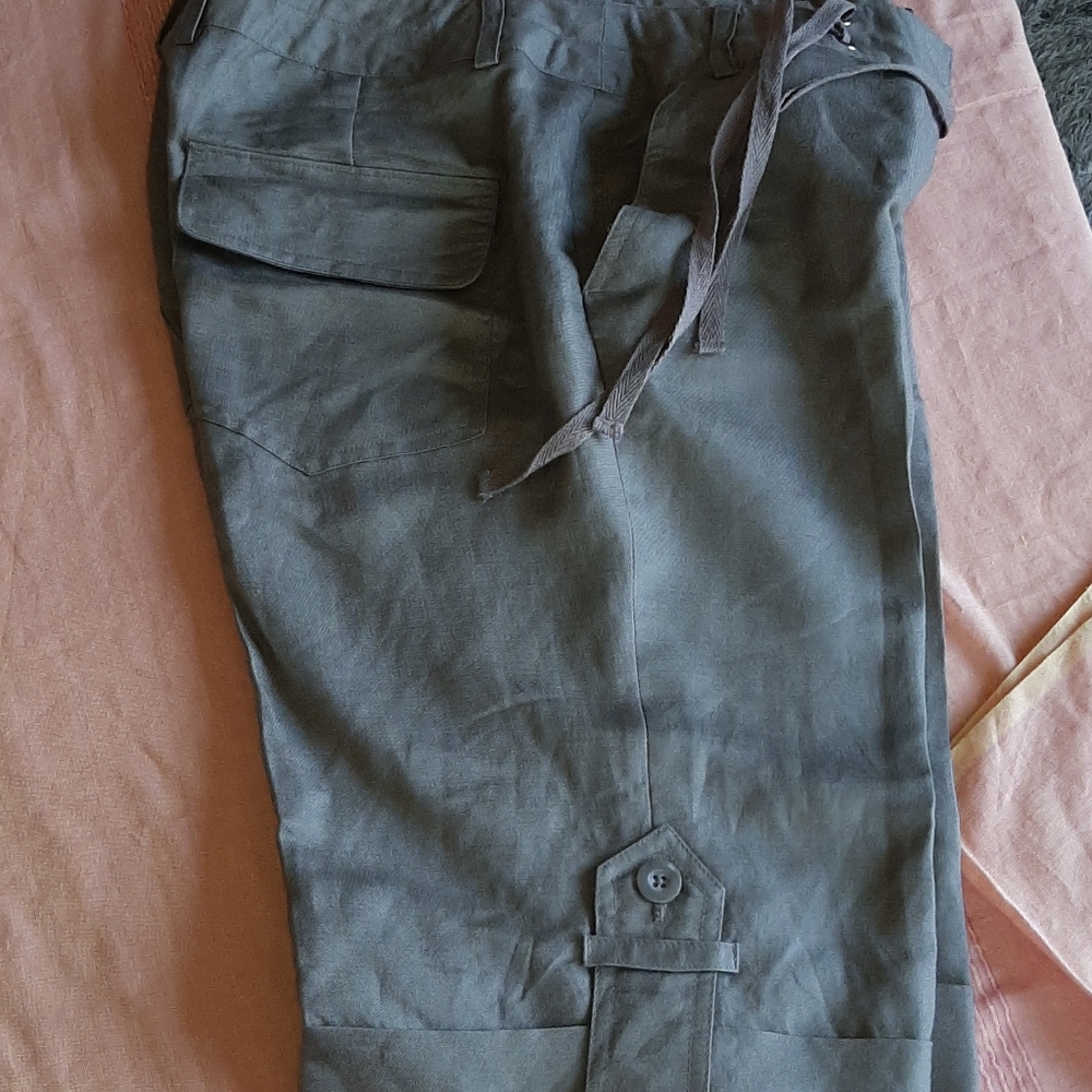 Larry Levine petite linen blend shorts